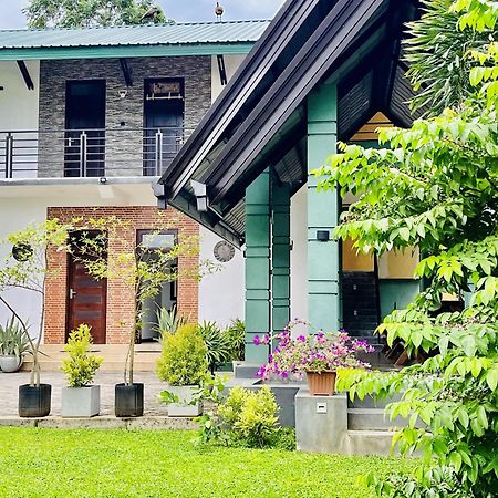 Aura Villa Полоннарува Екстер'єр фото